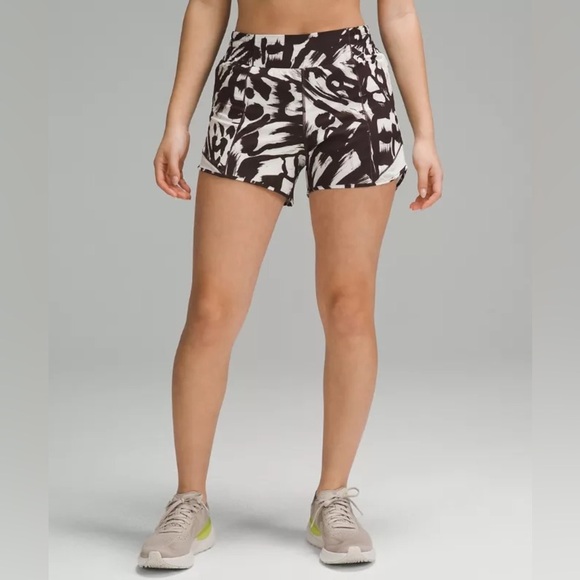 LULULEMON | hotty hot lined shorts | size 6 - Picture 1 of 5